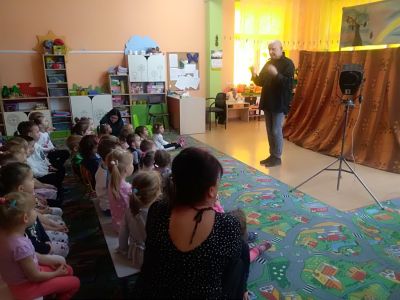 Teatrzyk lalek pt.,, Kuba wiercipieta'' 07.10.2019 (grupy młodsze)